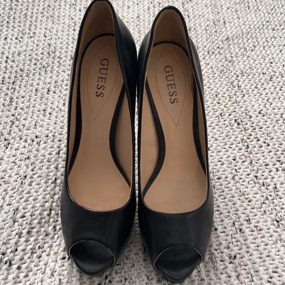Platform PeepToe Guess Heels - Picture 1 of 4